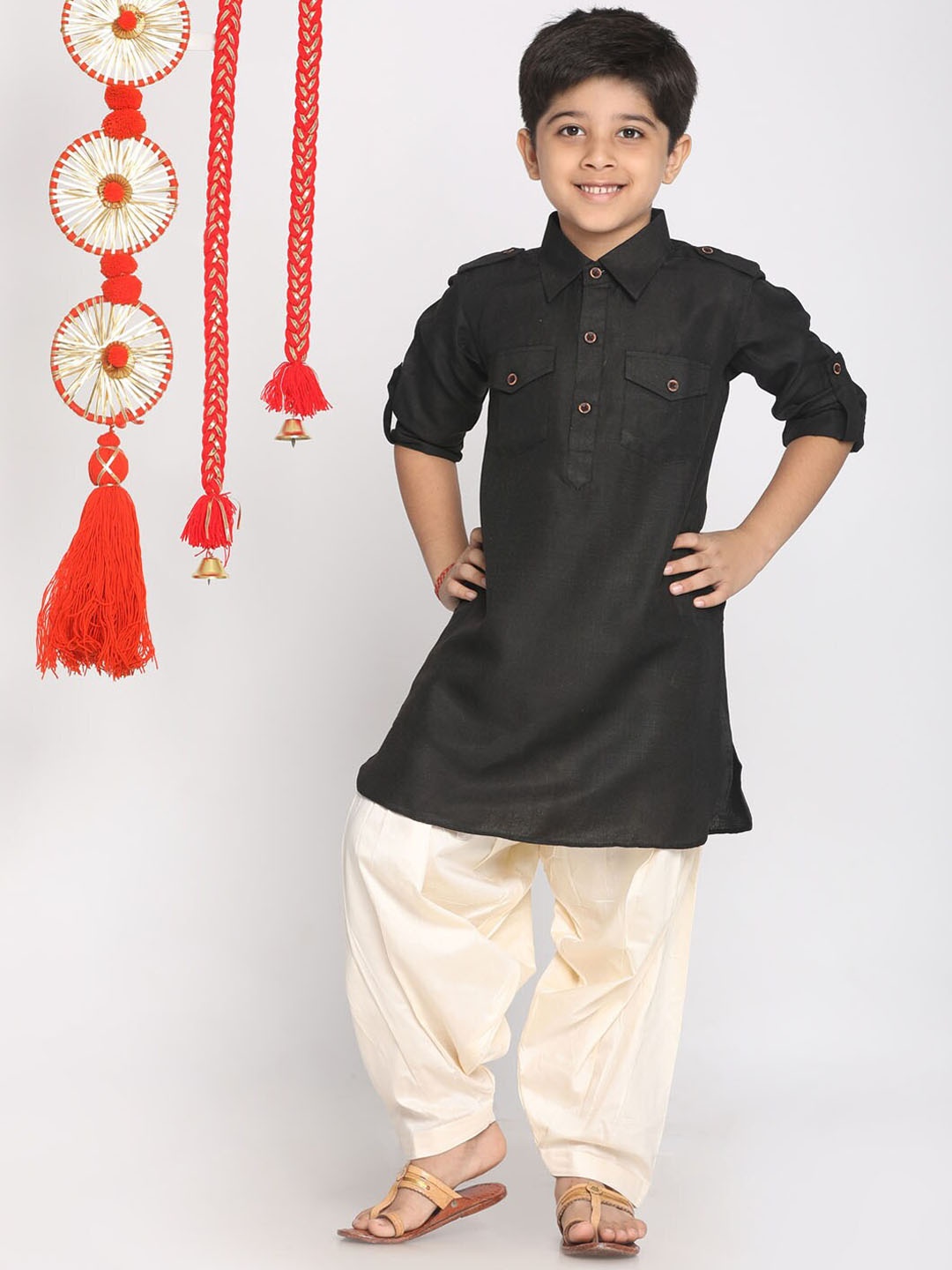 

VASTRAMAY Boys Pathani Kurta with Salwar, Black