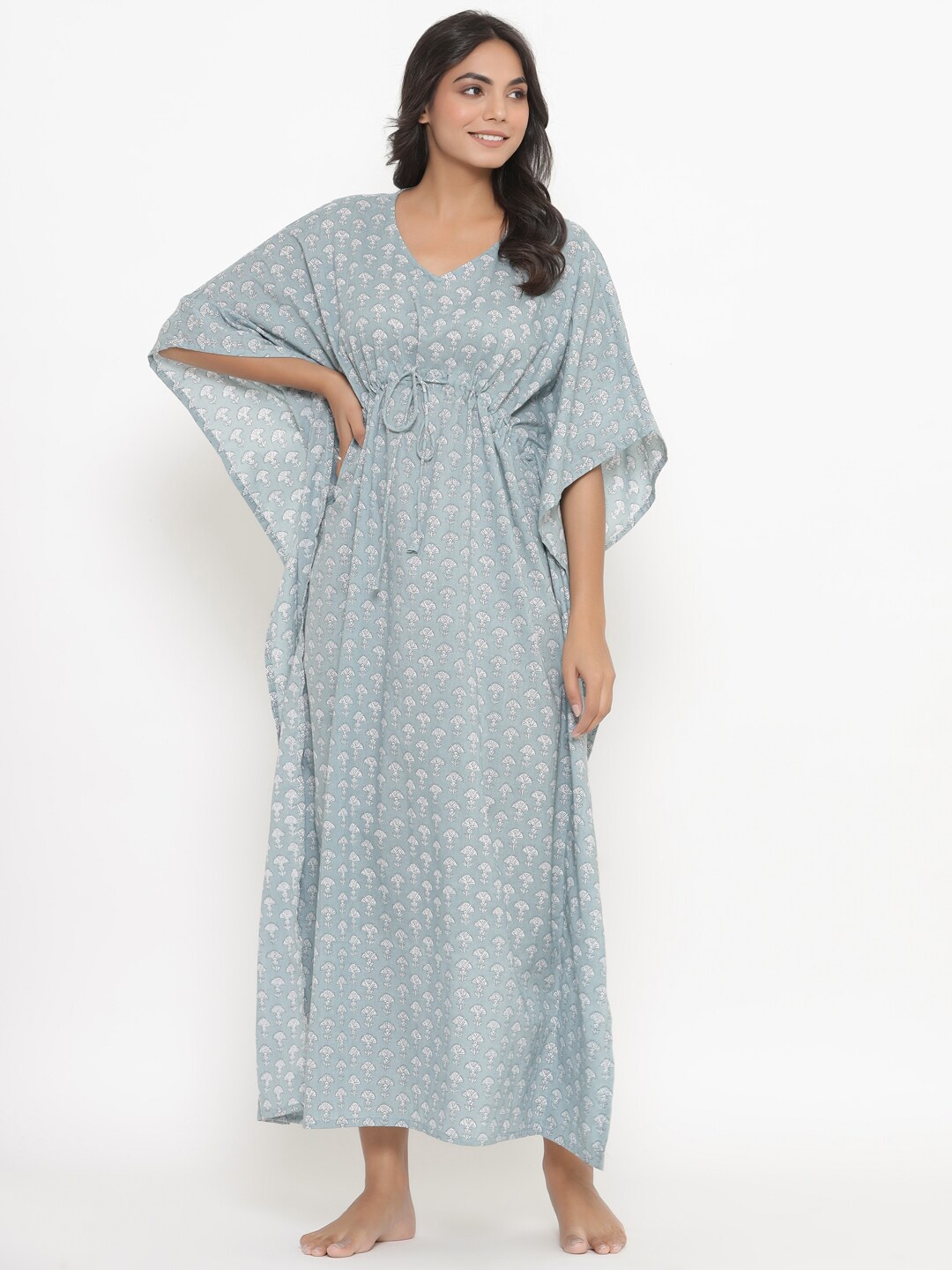 

Ikk Kudi by Seerat Green Printed Maxi Nightdress