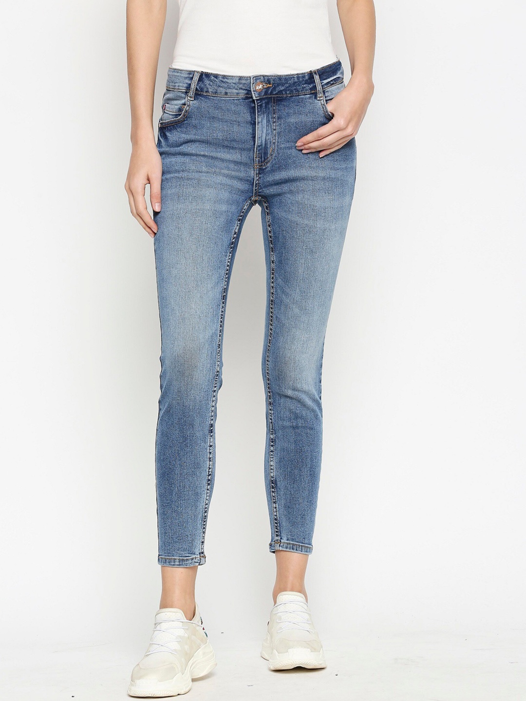 

LOVEGEN Women Blue Skinny Fit Low Distress Heavy Fade Stretchable Jeans