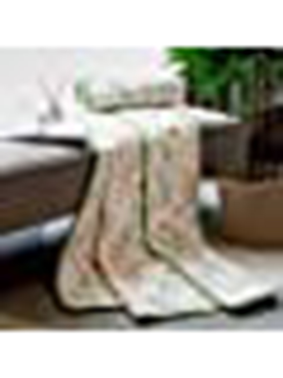 

URBAN SPACE White & Pink Printed 300 GSM Cotton Double Blanket, Beige