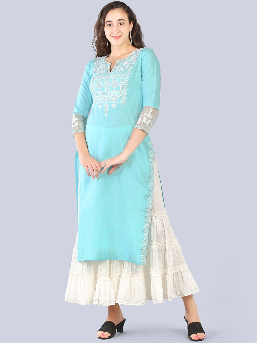

Pakiza Women Blue & blue light Yoke Design Keyhole Neck Kurta