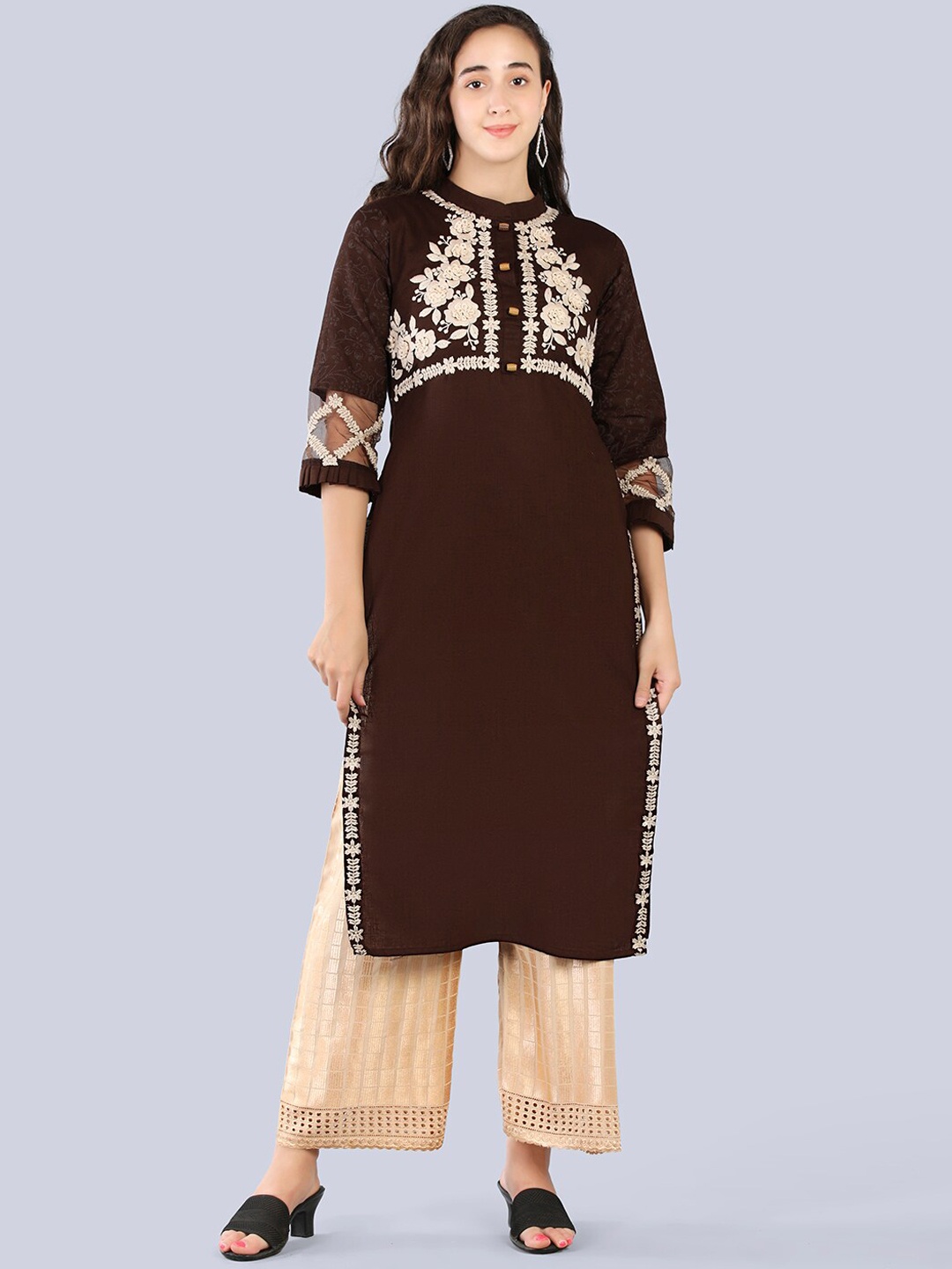 

Pakiza Women Brown & tap shoe Yoke Design Keyhole Neck Thread Work Kurta
