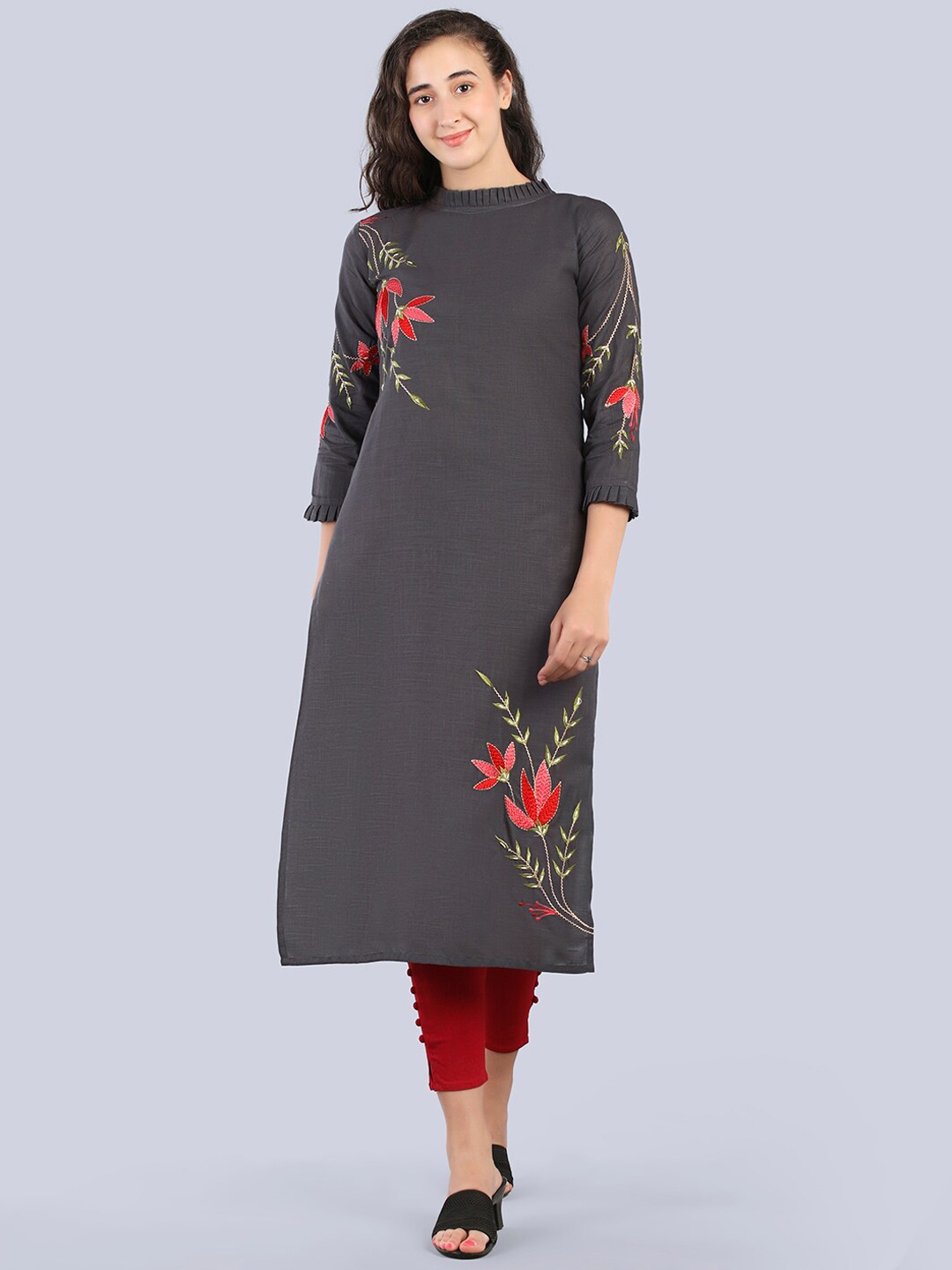 

Pakiza Women Grey Embroidered Thread Work Kurta