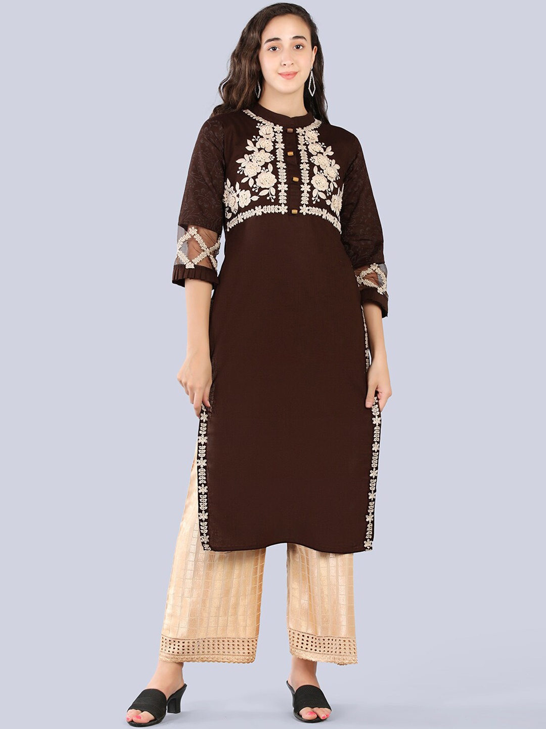

Pakiza Women Black & tap shoe Yoke Design Keyhole Neck Thread Work Kurta