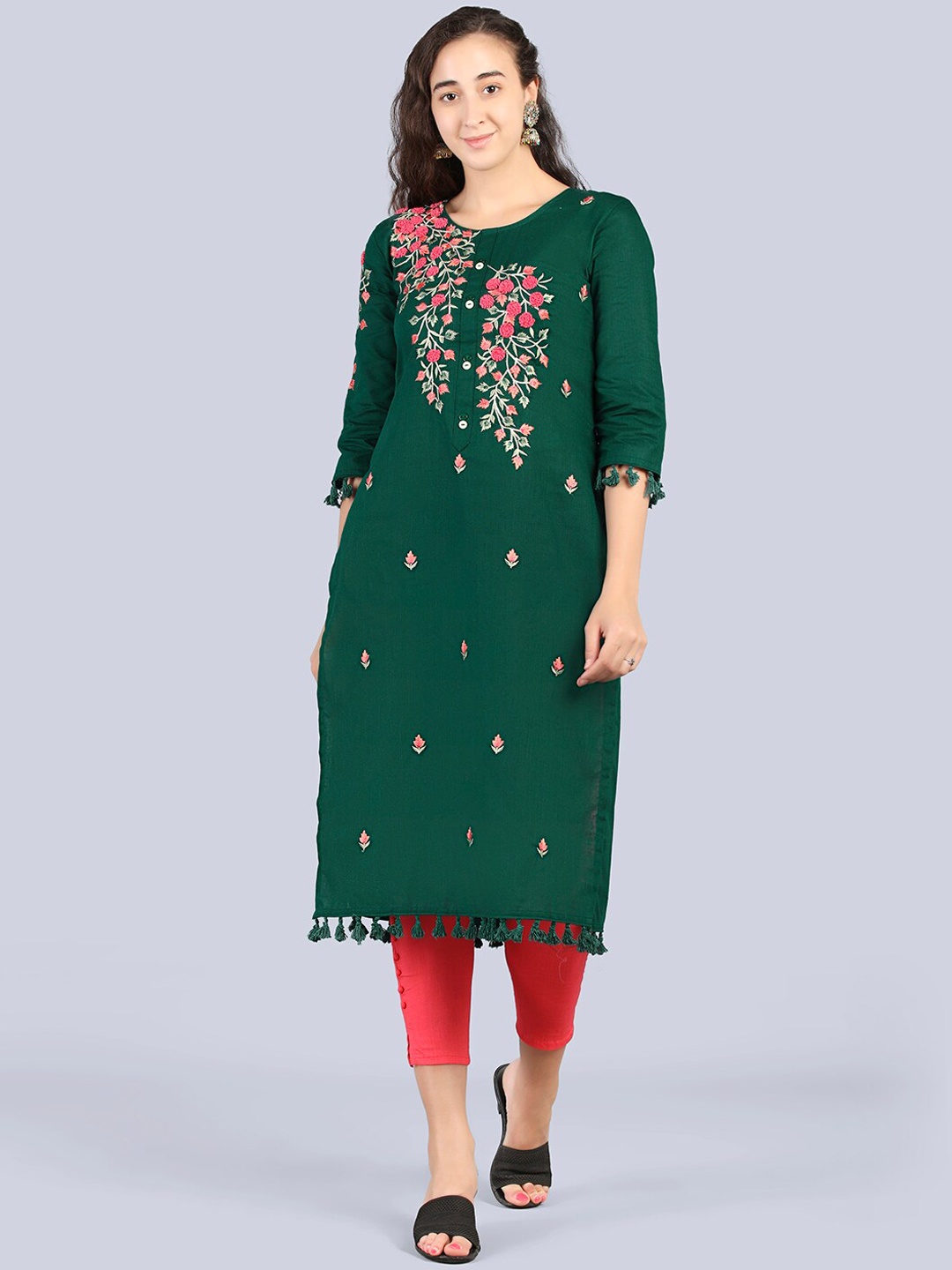 

Pakiza Women Green & teal green Embroidered Thread Work Kurta