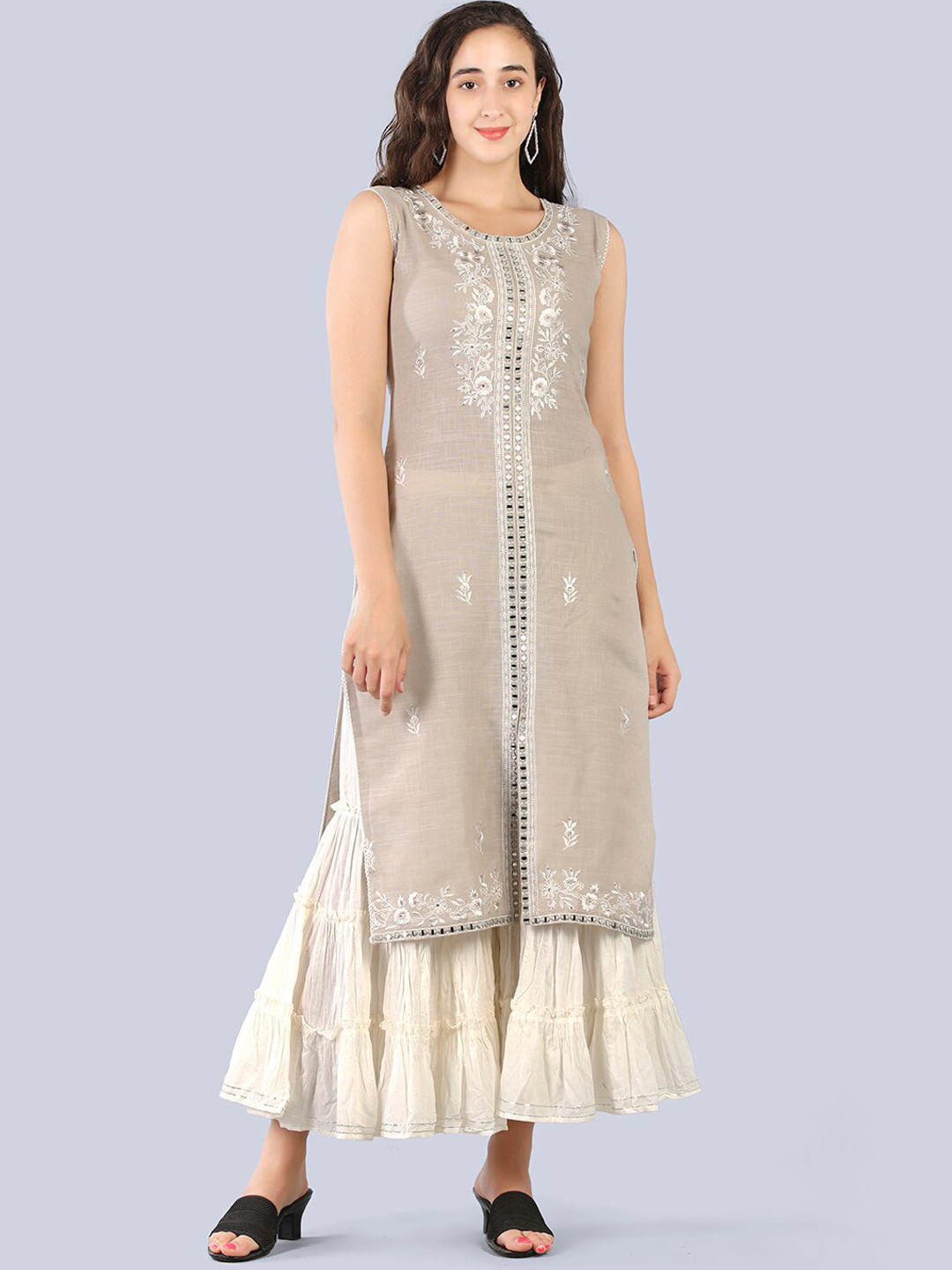 

Pakiza Women Grey & smoke gray Kurta