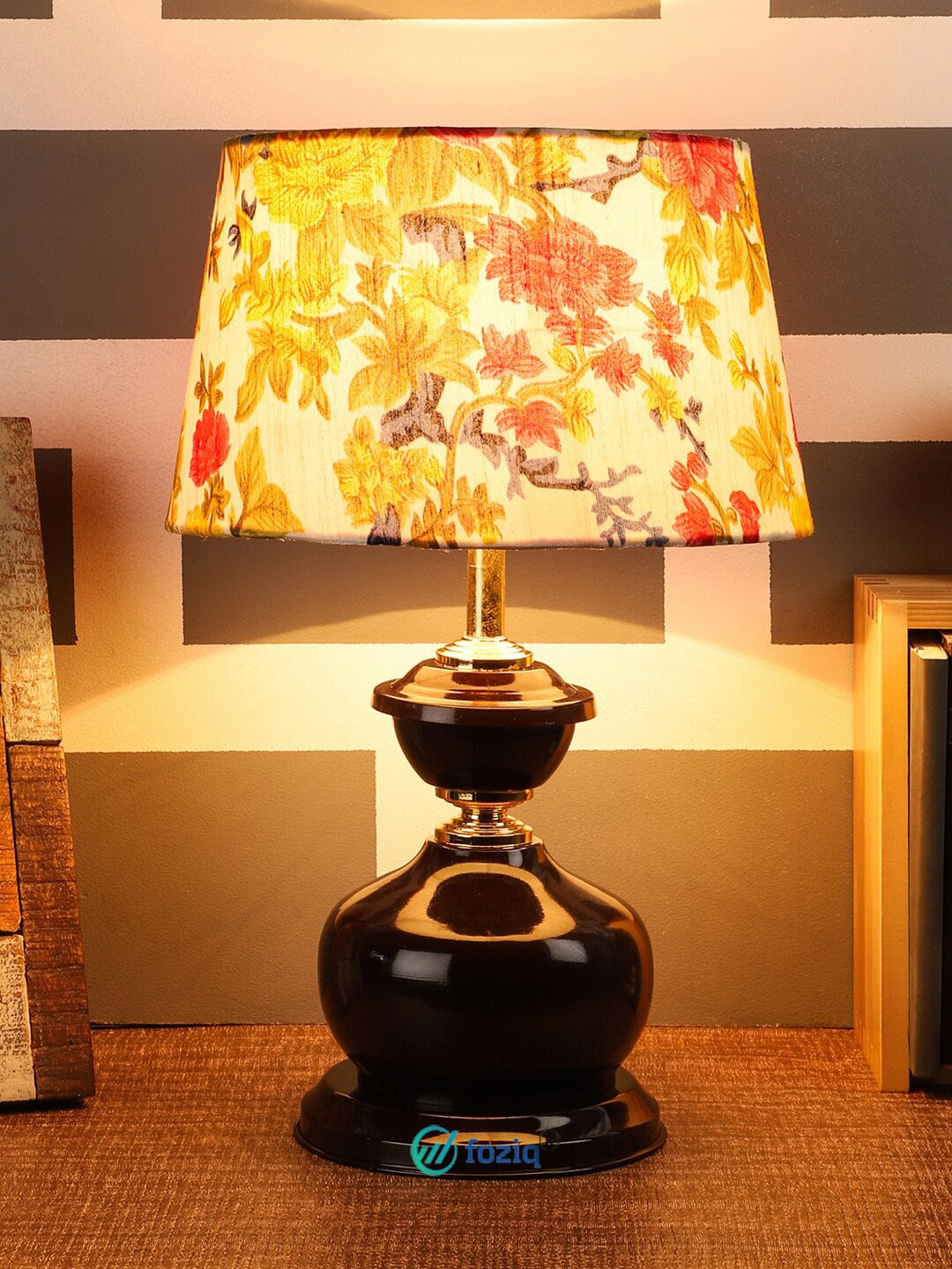 

foziq Brown & White Printed Table Lamp