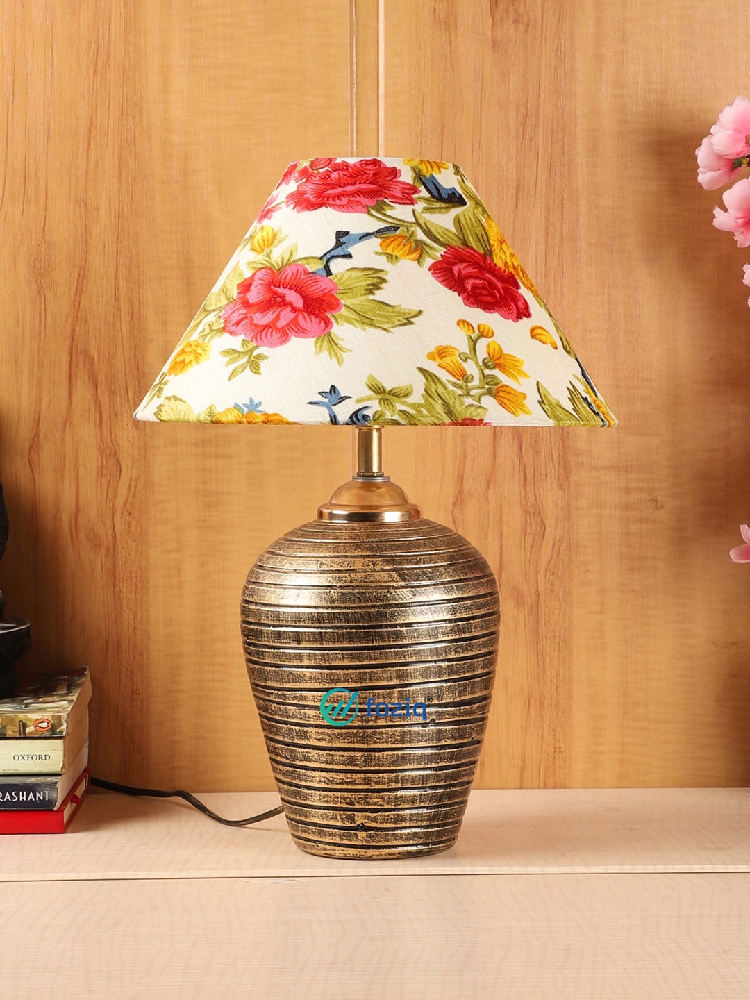 

foziq Gold-Coloured & White Printed Table Lamps