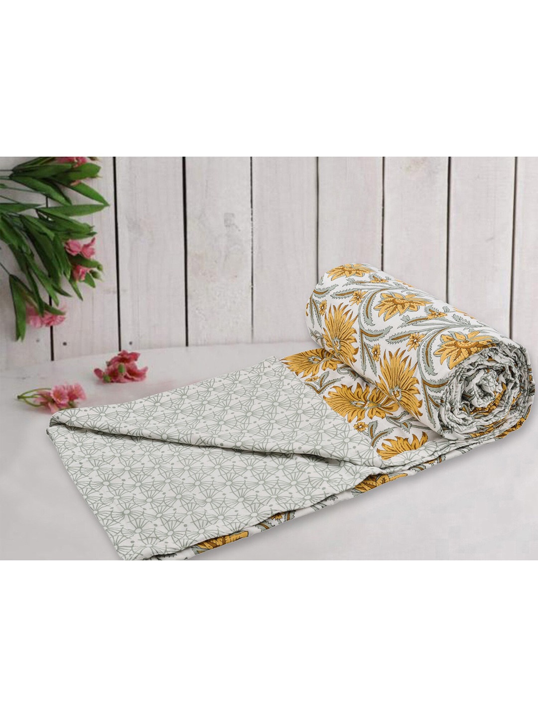 

TRANCE Unisex Multi Blankets Quilts and Dohars, White