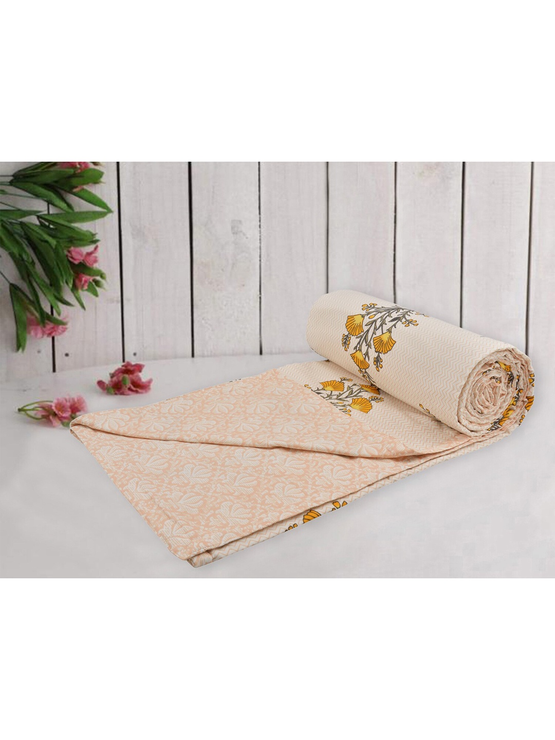 

TRANCE Unisex Multi Blankets Quilts and Dohars, White