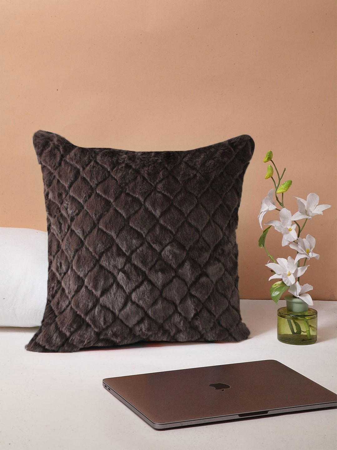 

LUXEHOME INTERNATIONAL Set of 2 Brown Solid Square Cushion Covers, Coffee brown