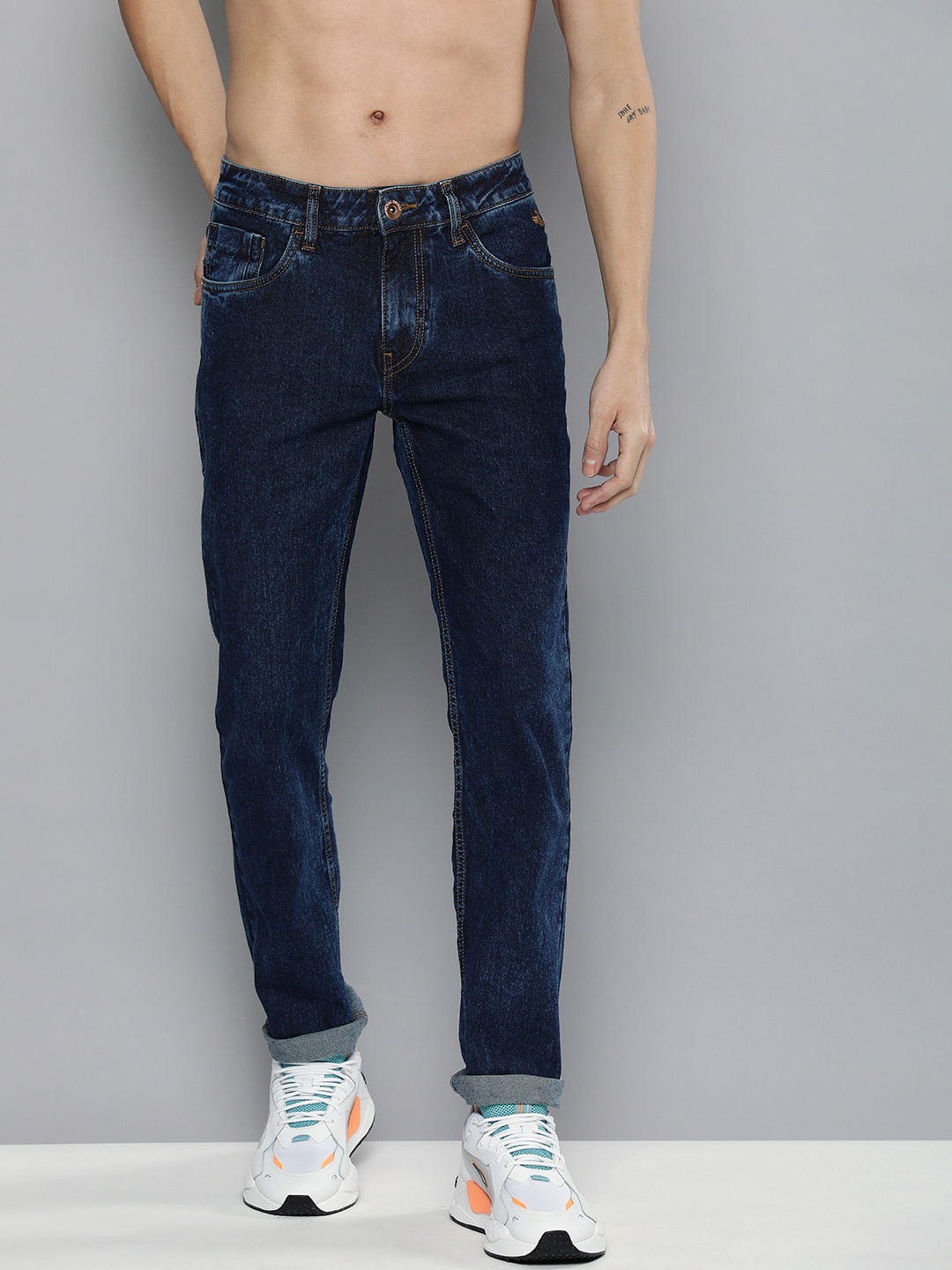 

Flying Machine Men Blue Micheal Slim Tapered Fit Light Fade Stretchable Jeans