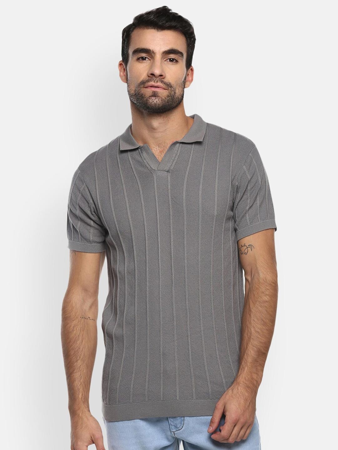 

Red Chief Men Grey Striped T-shirt