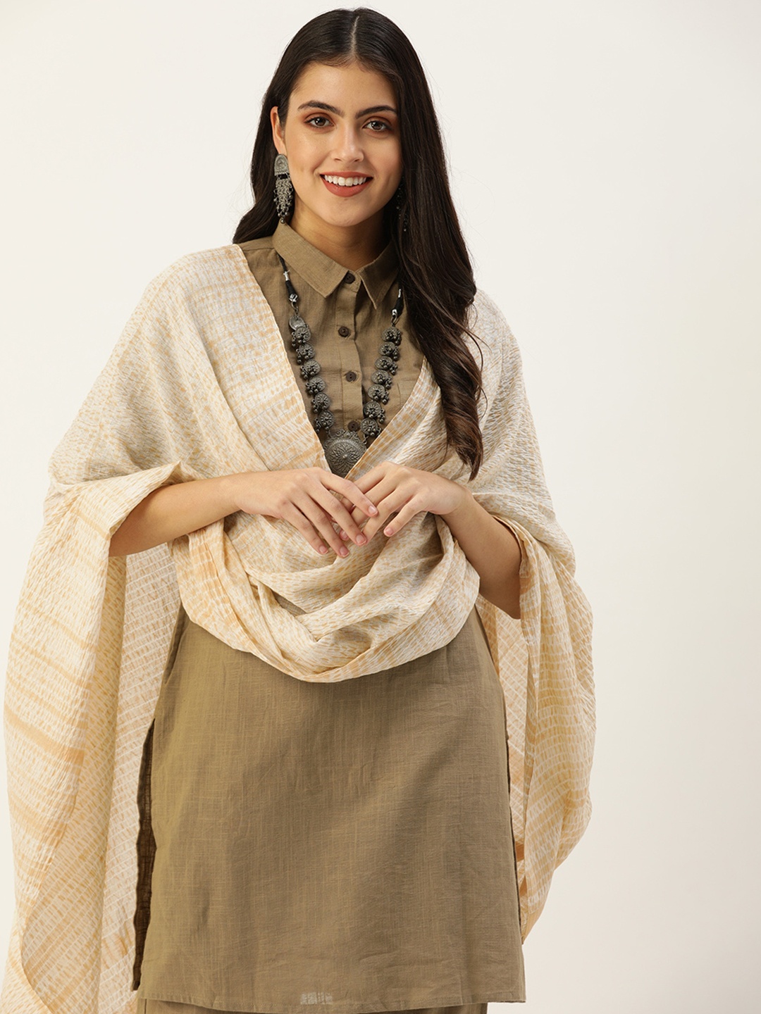 

ArtEastri Beige Dyed Pure Cotton Shibori Dupatta