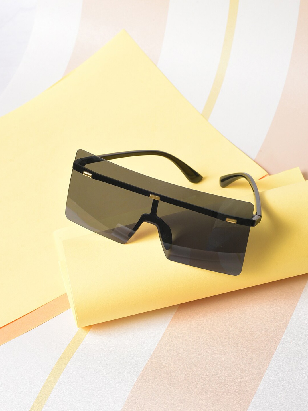 

HAUTE SAUCE by Campus Sutra Unisex Black Lens & Black Oversized Sunglasses with UV Protected Lens