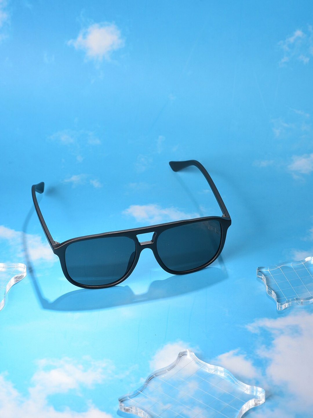 

HAUTE SAUCE by Campus Sutra Unisex Black Lens & Black Aviator Sunglasses with UV Protected Lens