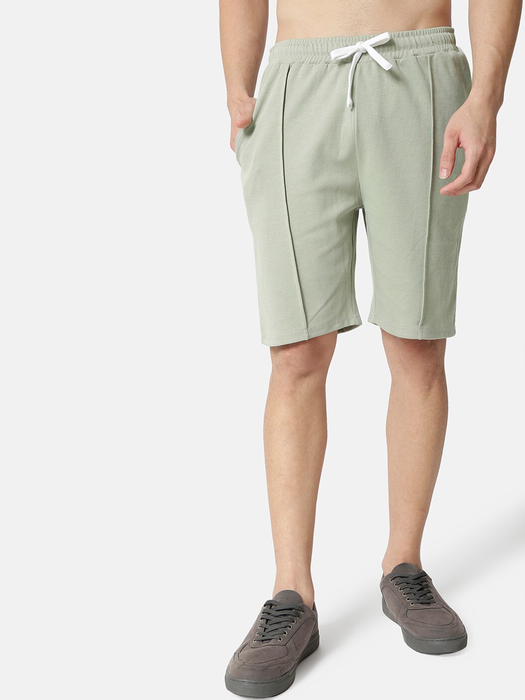 

Campus Sutra Men Green Outdoor Shorts