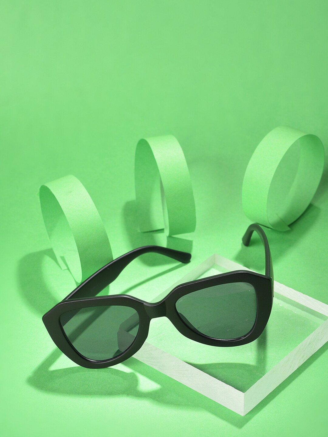 

HAUTE SAUCE by Campus Sutra Women Black Lens & Black Butterfly Sunglasses with UV Protected Lens