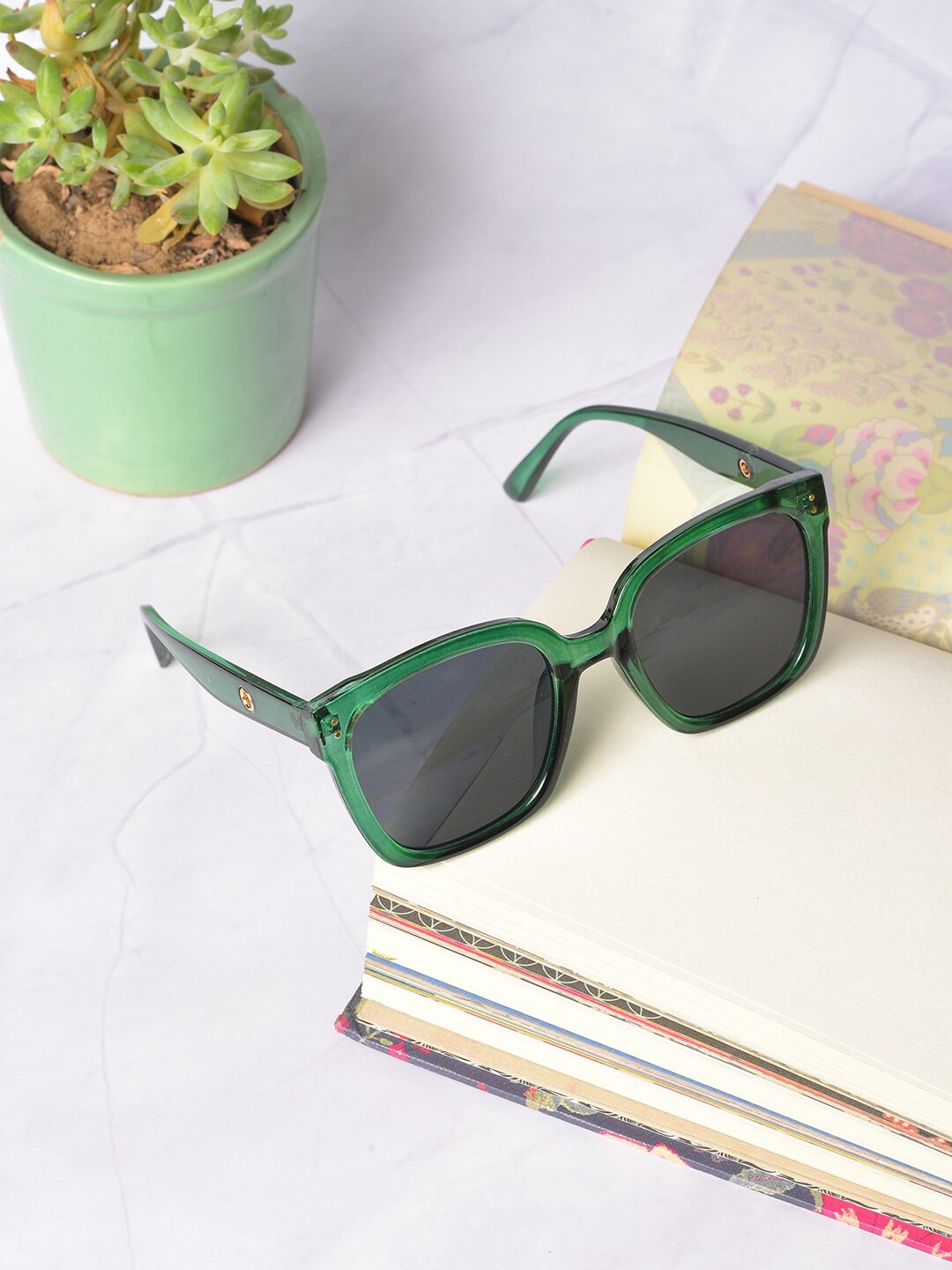 

HAUTE SAUCE by Campus Sutra Women Black Lens & Green Butterfly Sunglasses with UV Protected Lens