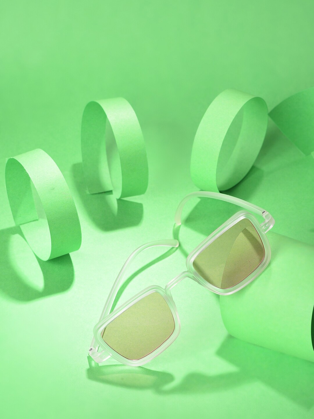 

HAUTE SAUCE by Campus Sutra Women Pink Lens & White Wayfarer Sunglasses, Transparent