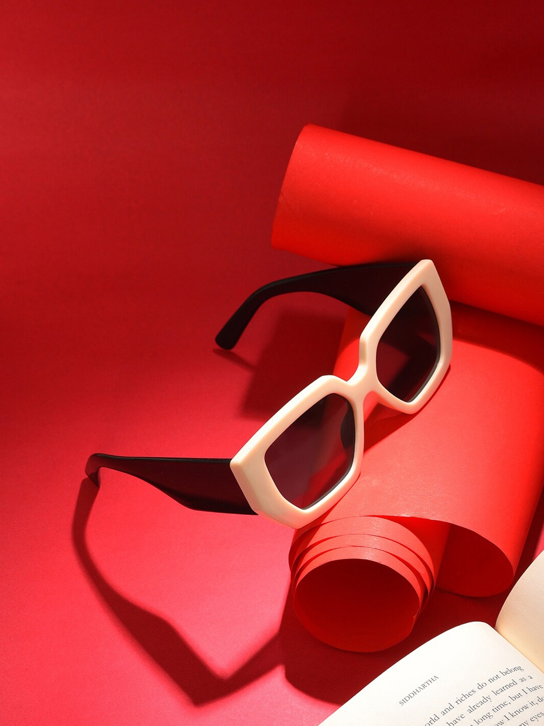 

HAUTE SAUCE by Campus Sutra Women Black Lens & Brown Butterfly Sunglasses with UV Protected Lens, Beige