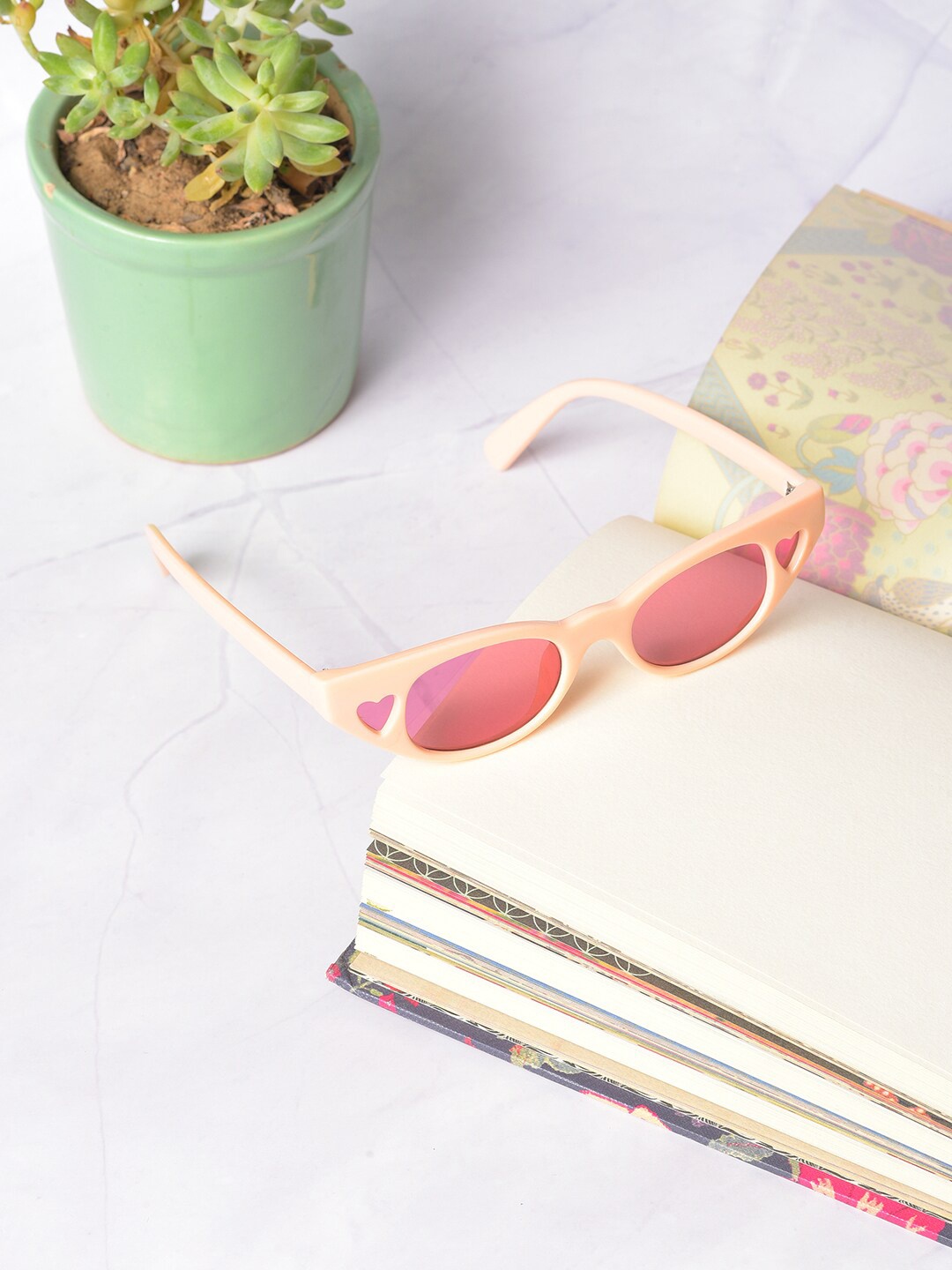 

HAUTE SAUCE by Campus Sutra Women Pink Lens & Orange Cateye Sunglasses, Cream