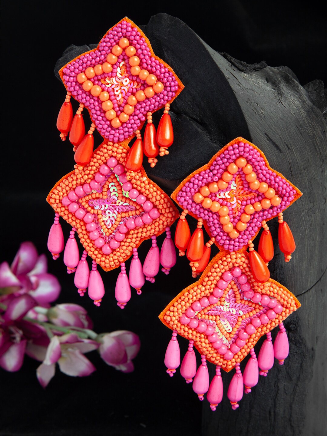 

Moedbuille Pink Contemporary Drop Earrings
