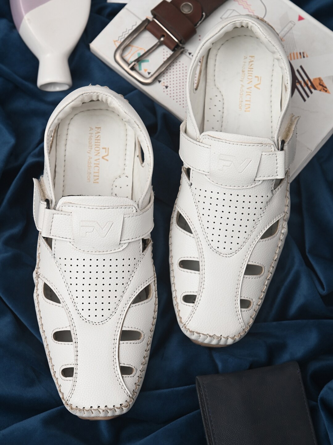 

Fashion Victim Men White Comfort Sandals