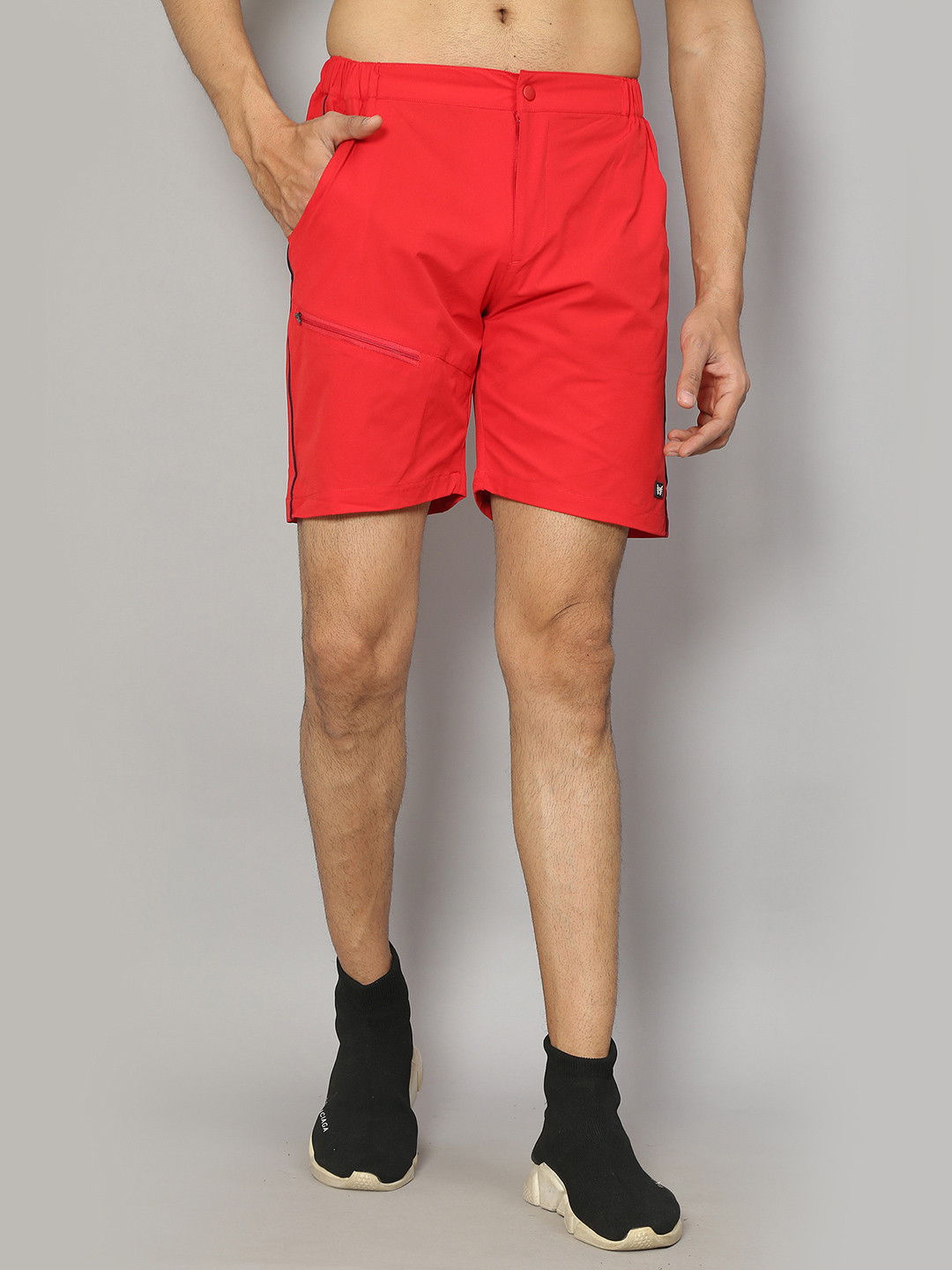 

SIAPA Men Red Outdoor Shorts