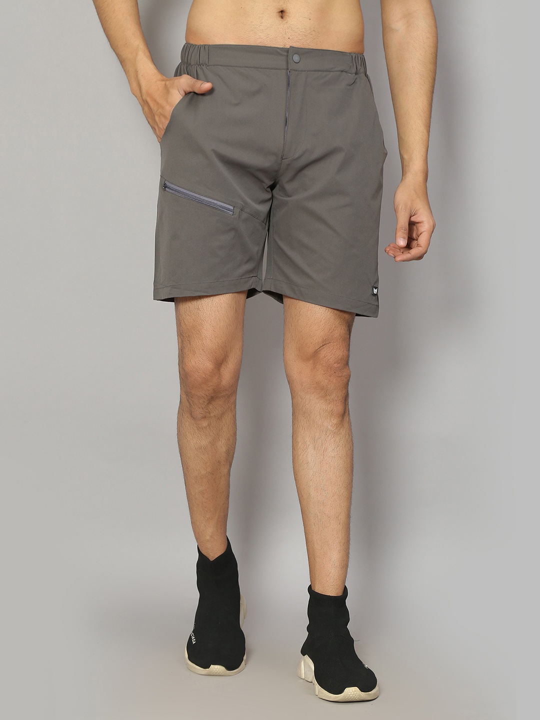 

SIAPA Men Grey Outdoor Shorts