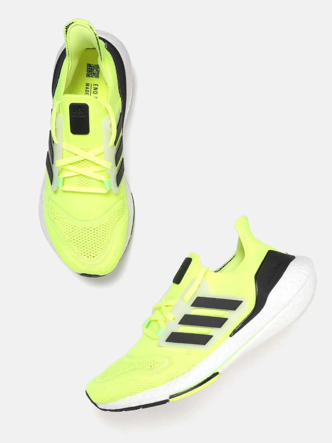 

ADIDAS Men Fluorescent Green & Black Woven Design Ultraboost 22 Running Shoes