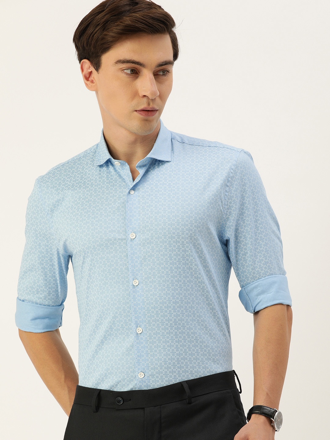 

Peter England Men Blue Geometric Printed Tailored Fit Formal Shirt