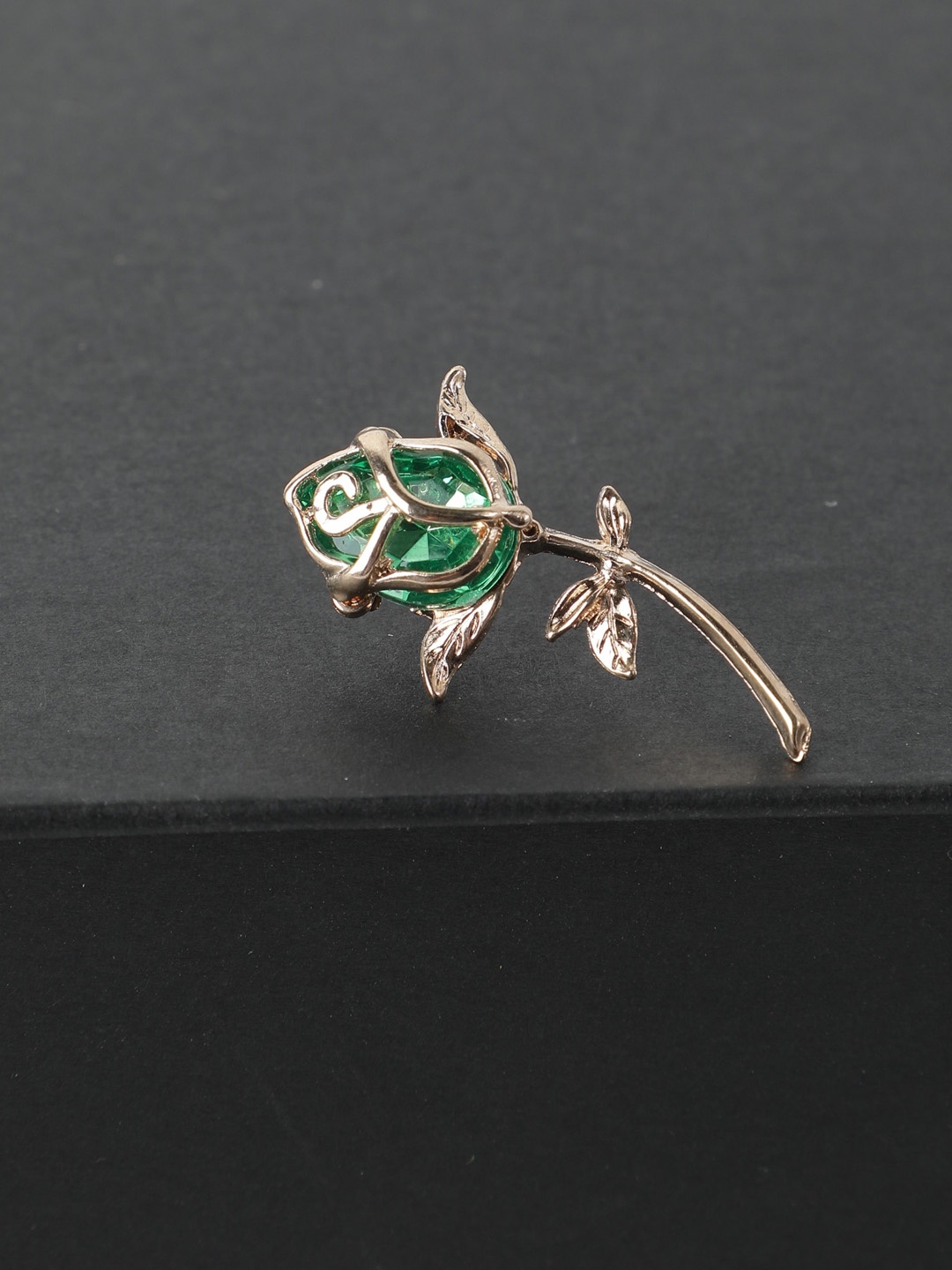

Alvaro Castagnino Men Gold-Toned & Green Rose Embellished Brooch