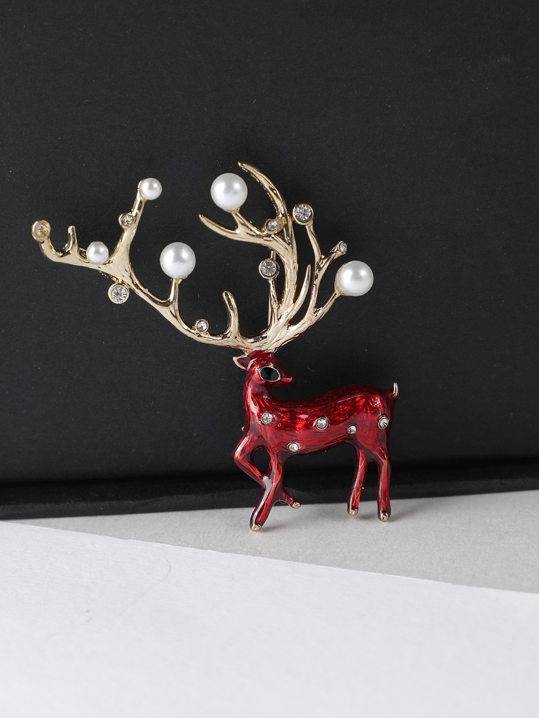 

Alvaro Castagnino Men Gold-Toned & Red Embellished Stylish Brooch