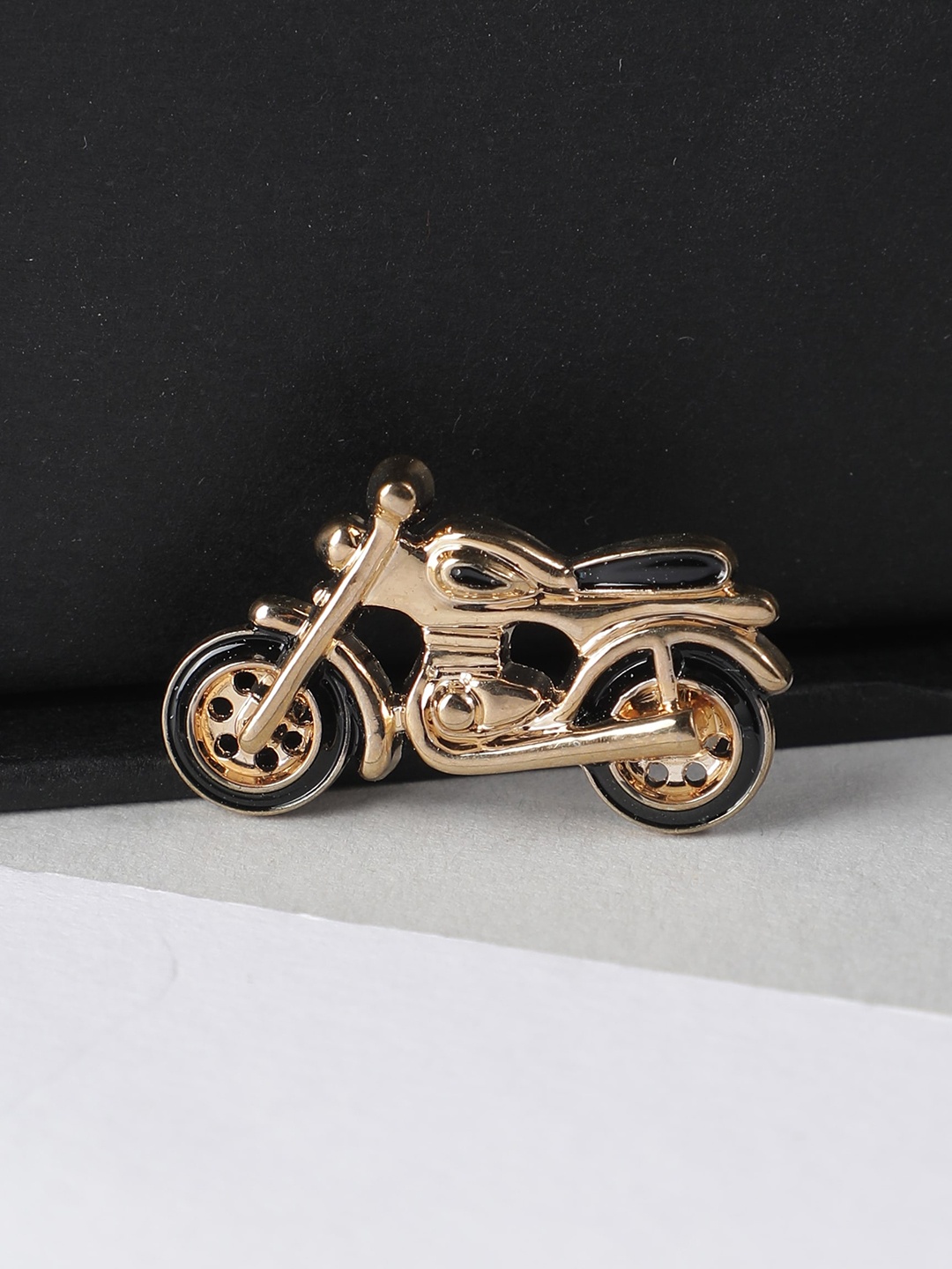 

Alvaro Castagnino Men Gold-Toned Brooch