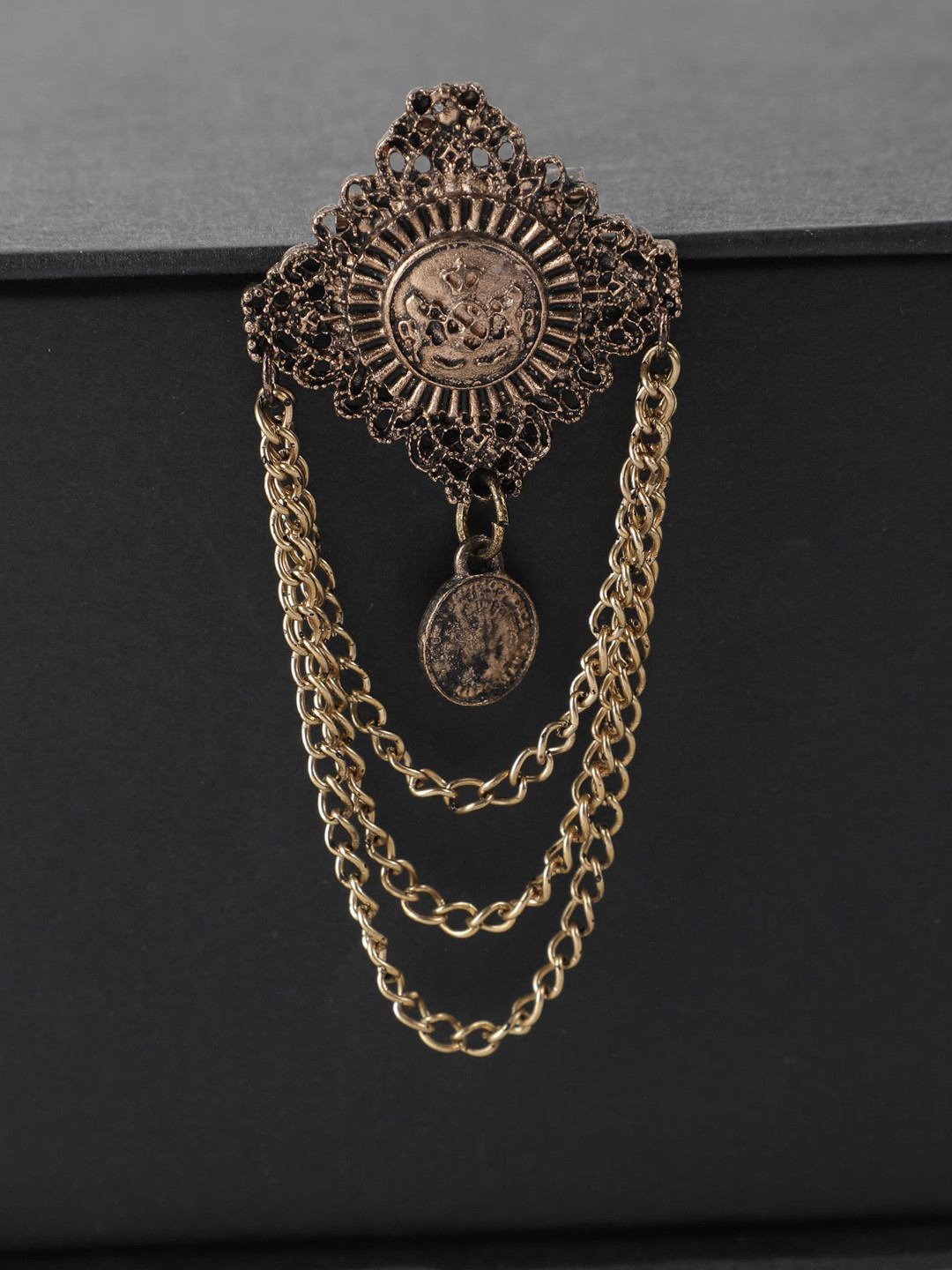 

Alvaro Castagnino Men Gold-Toned & Black Metal Brooch