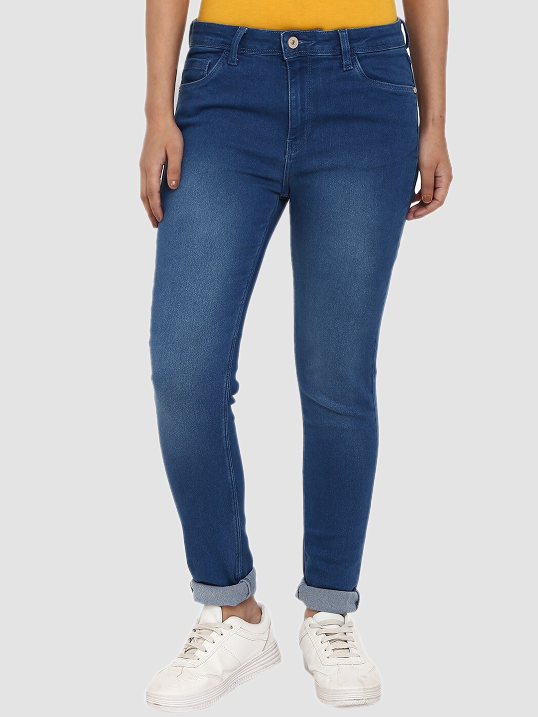 

V-Mart Women Blue Light Fade Jeans