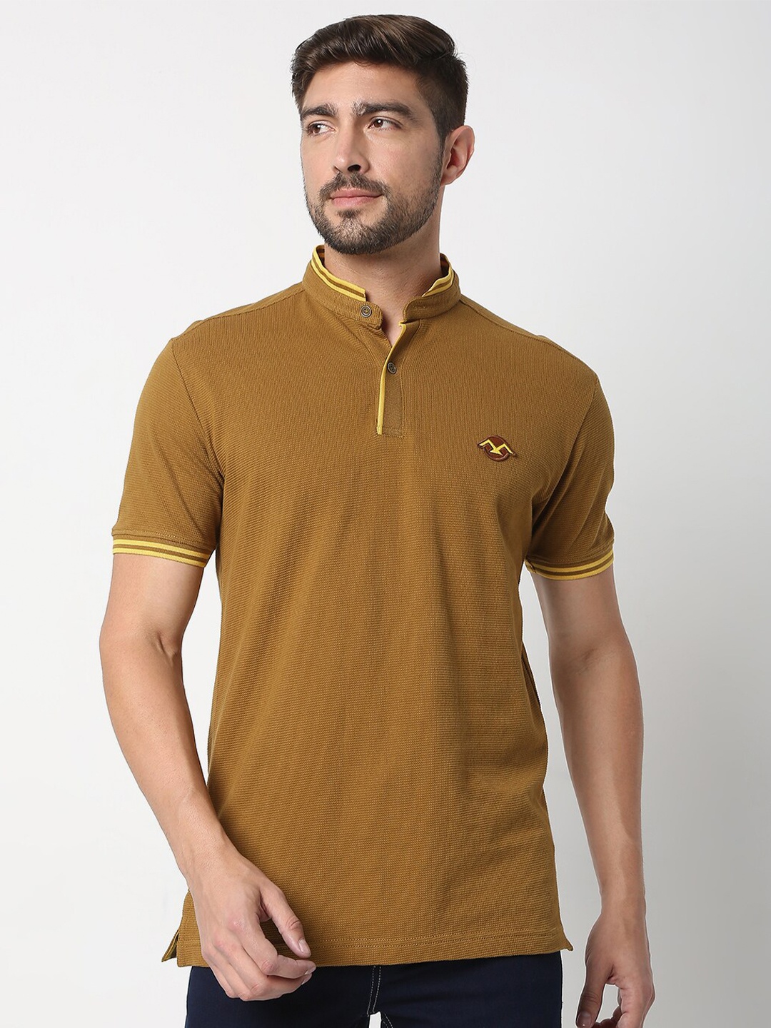 

Mufti Men Olive Green Mandarin Collar Slim Fit T-shirt