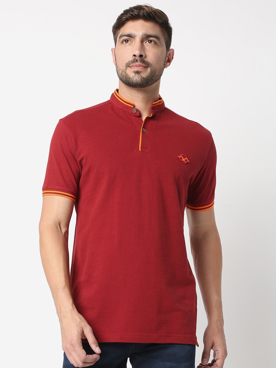 

Mufti Men Maroon Mandarin Collar Slim Fit T-shirt