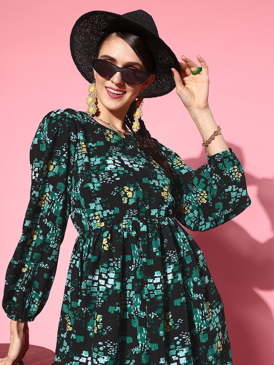 

plusS Women Black Abstract Vacay Attire