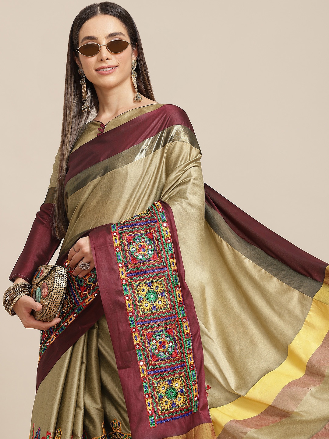

SERONA FABRICS Gold-Toned & Maroon Ethnic Motifs Embroidered Silk Cotton Saree