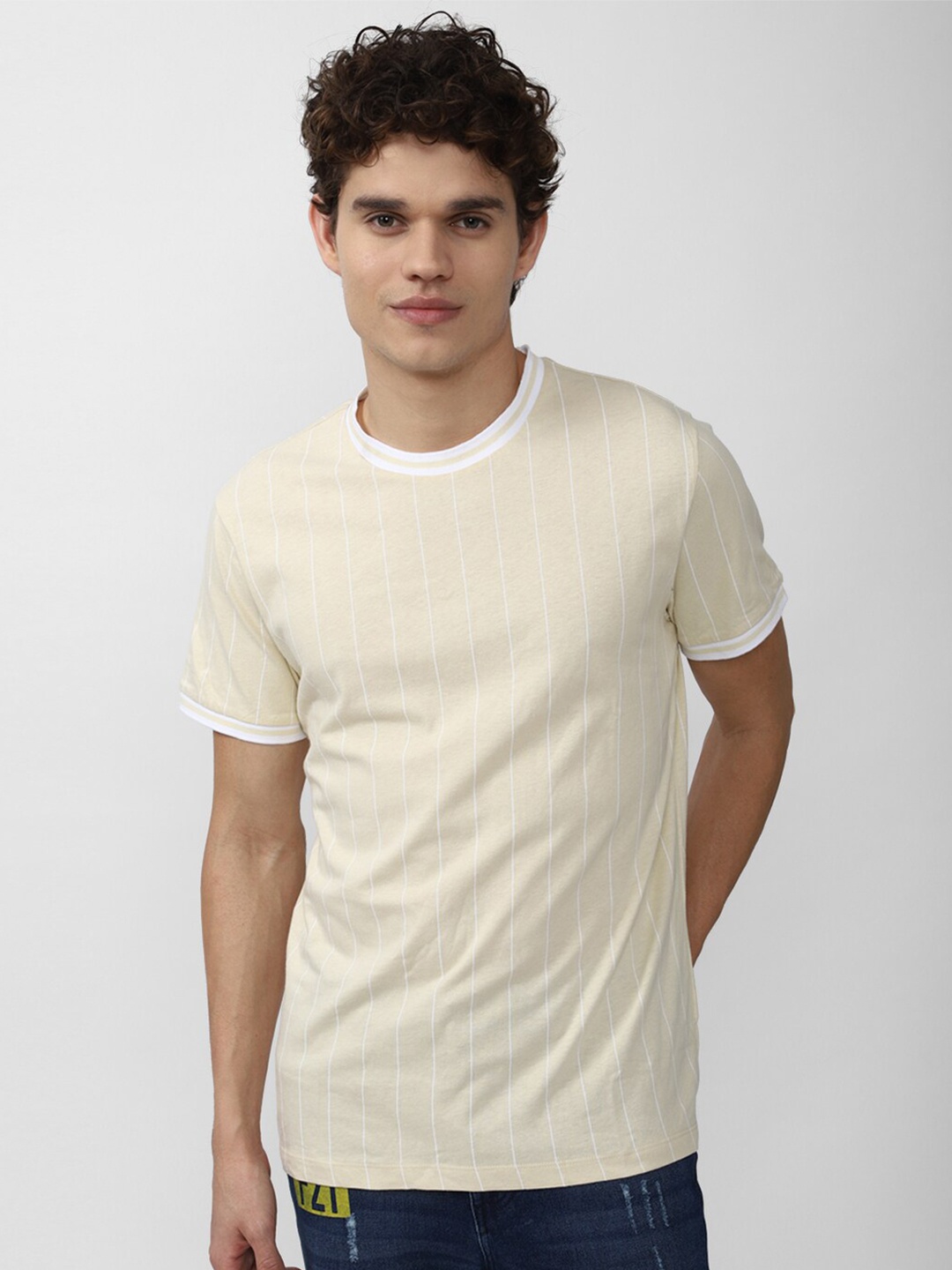 

FOREVER 21 Men Cream-Coloured Raw Edge T-shirt
