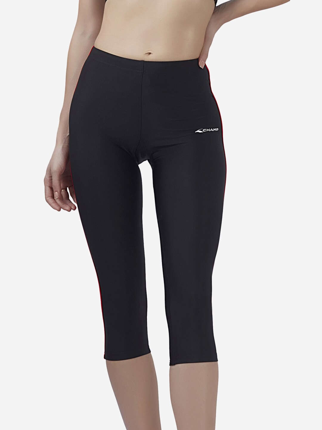 

VELOZ Women Black Solid Three Fourth Length Tights