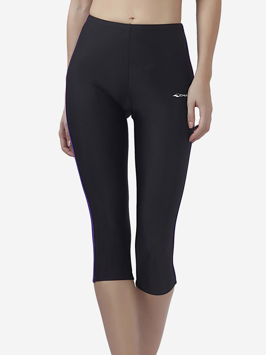 

VELOZ Women Black Three-fourth Length Sports Tights