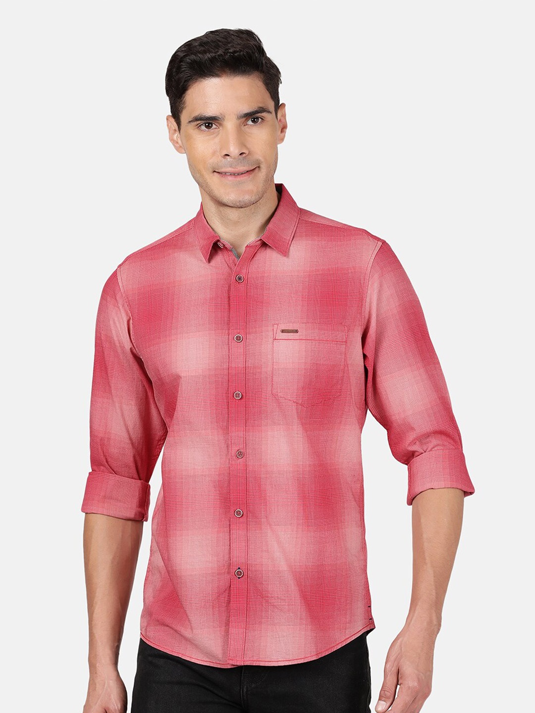 

Crocodile Men Red Classic Slim Fit Checked Casual Shirt