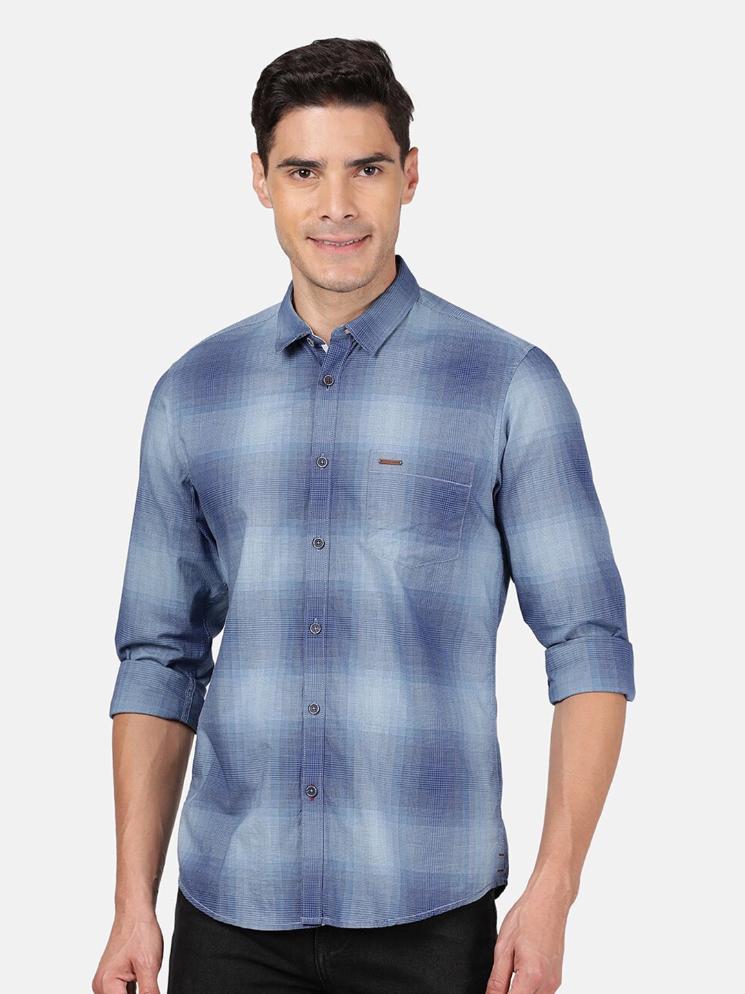 

Crocodile Men Blue Classic Slim Fit Checked Casual Shirt