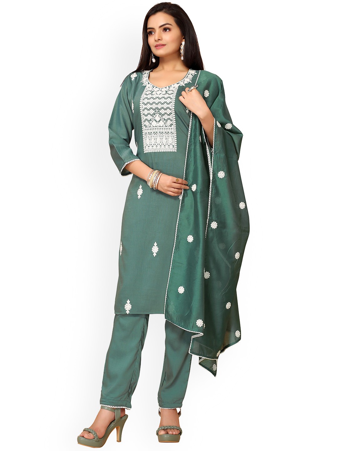 

Nimayaa Women Green Floral Embroidered Thread Work Kurti with Trousers & With Dupatta