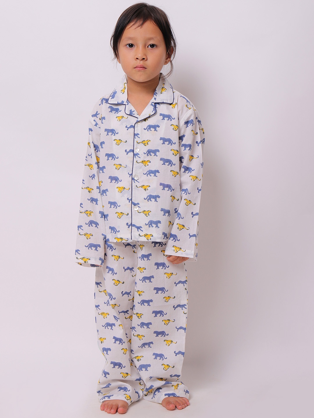 

My Little Lambs Kids White & Blue Block Printed Pure Cotton Night Suit