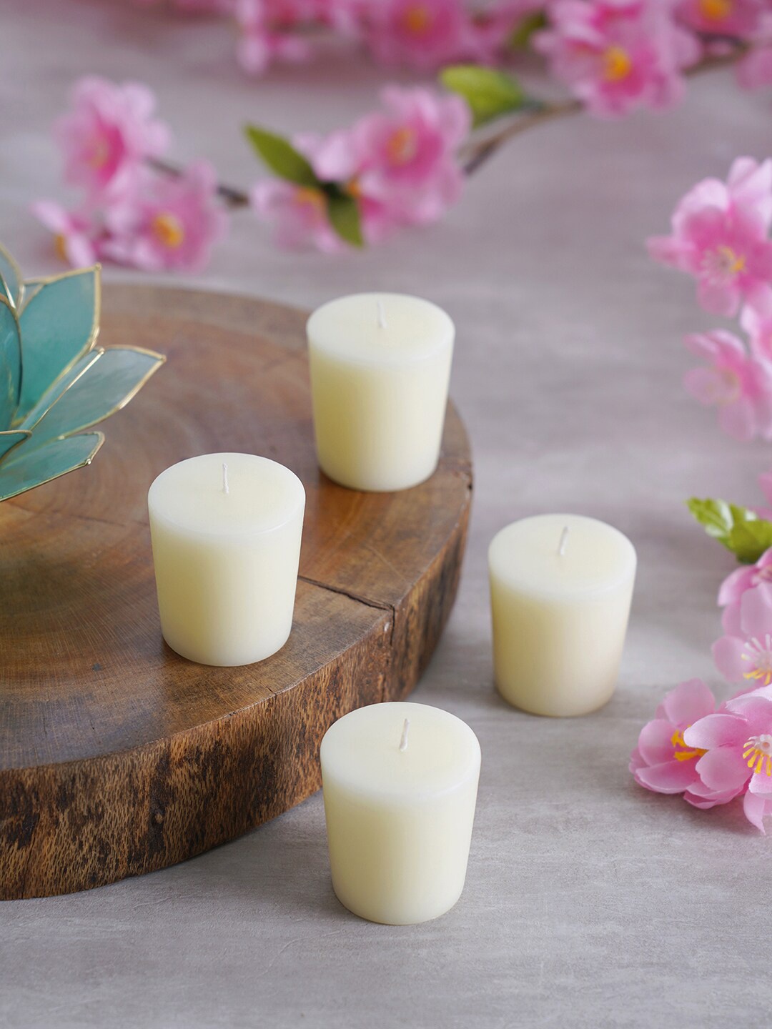 

Pure Home and Living Pack of 4 Votive Candles, White
