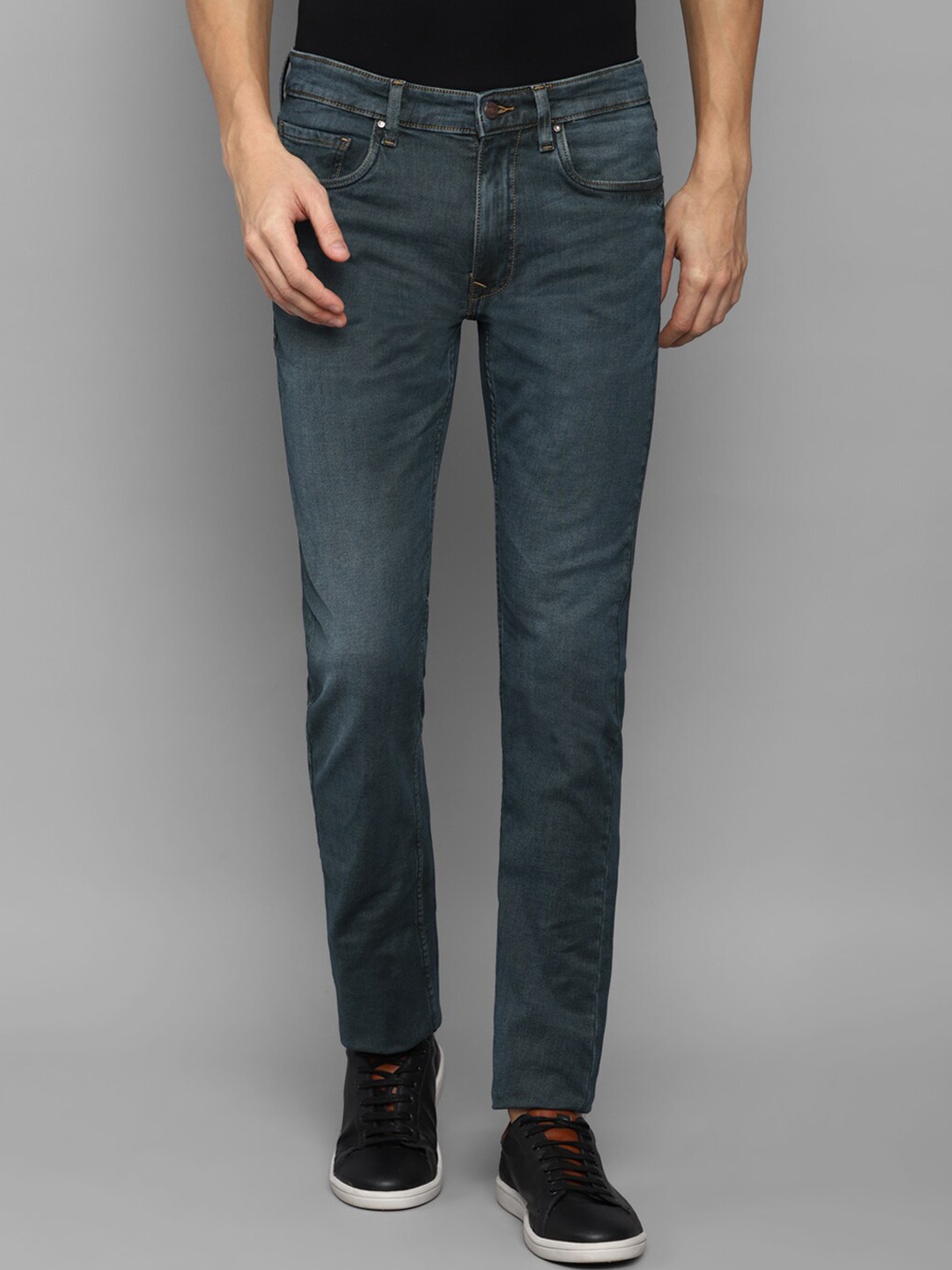 

Louis Philippe Jeans Men Blue Slim Fit Light Fade Jeans